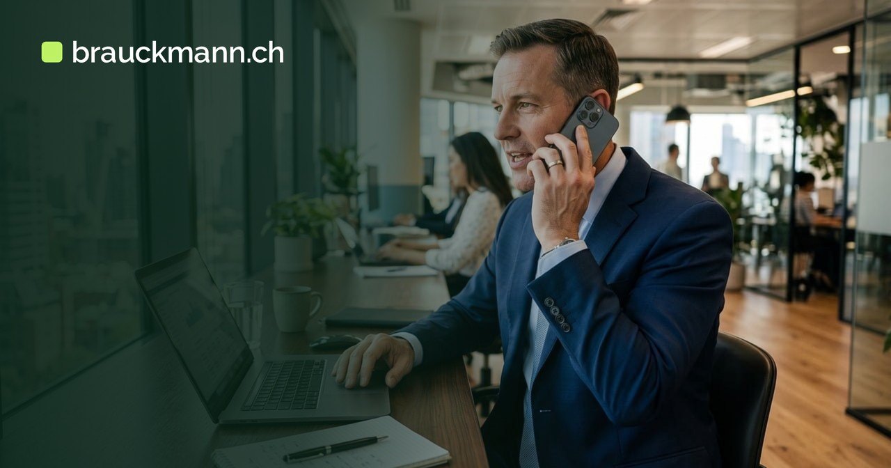 Symbolfoto zum Artikel „Claude Cowork im Web: Microsoft-365-Connector darf schreiben“ (businessman, office, phone)