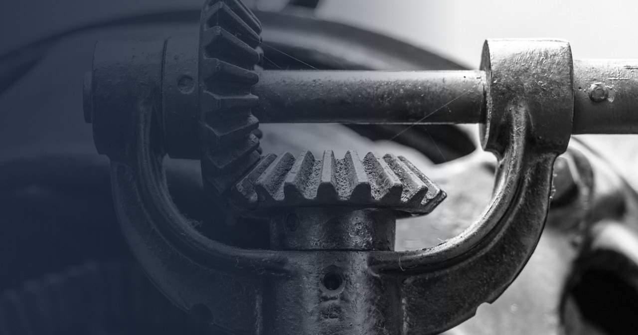 Symbolfoto zum Artikel „n8n 2.30: App-only-Anmeldung für Teams, Excel und To Do“ (gear, machine, technical devices)