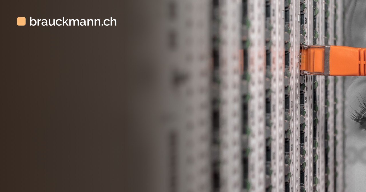 Symbolfoto zum Artikel „NetScaler-Lücke CVE-2026-88779: Update für SAML-Geräte nötig“ (it, server, server cabinet)