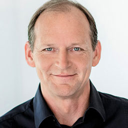 qodef-team-image
